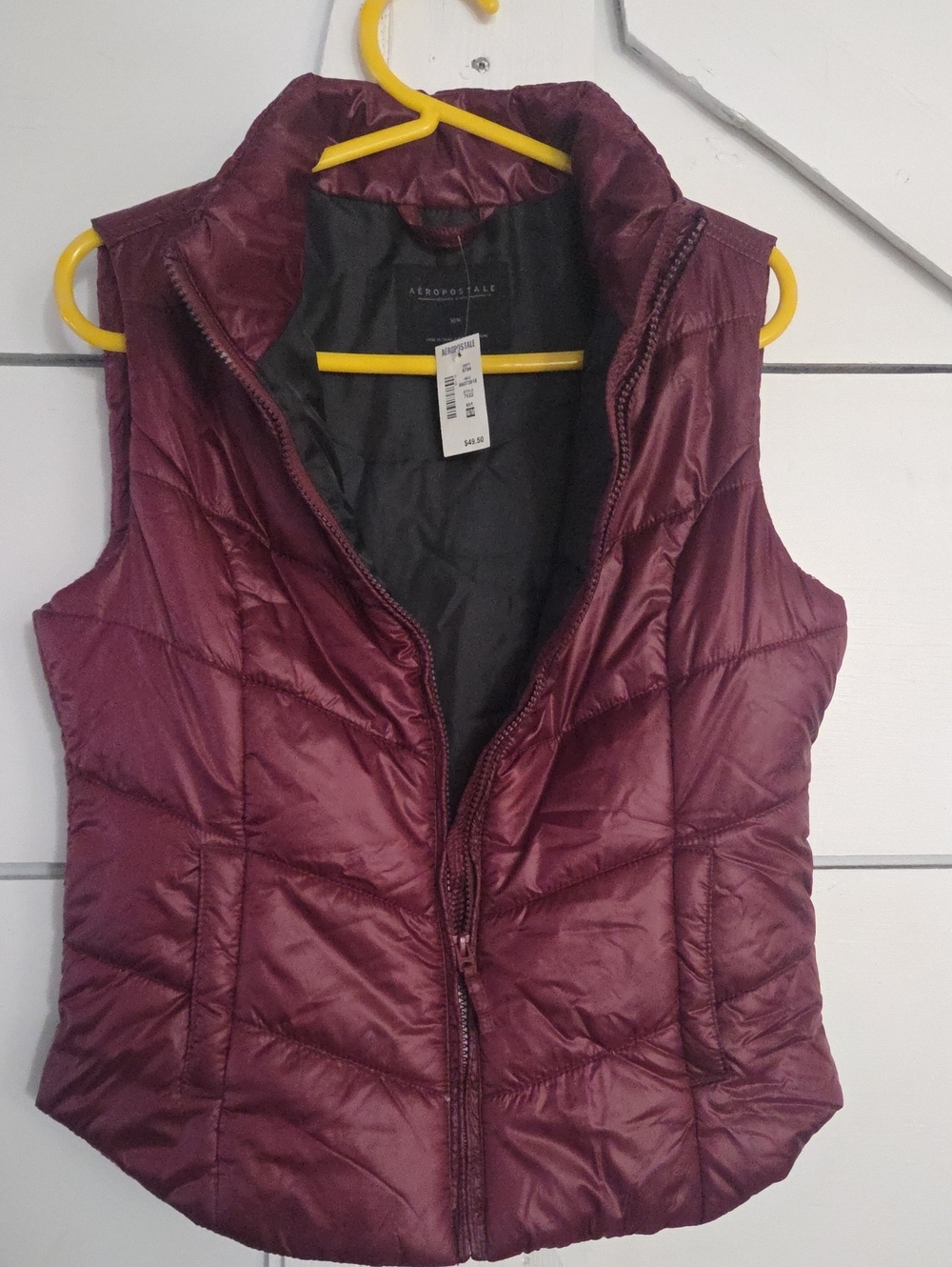 Aeropostale Women's Burgundy Puffer Vest Medium, Brand New
